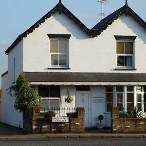 https://the-white-house-guest-house-langley-marish.brighton-hotels-england.com